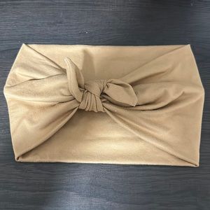 Wander & Arrow Co headhug